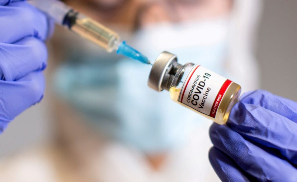Vacunas anti COVID: cuáles son las nuevas estrategias para acelerar la producción mundial y cuántas se esperan aplicar en 2021