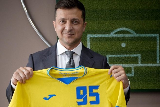 ¿Cómo la camiseta de la Selección de Ucrania creó una nueva crisis diplomática con Rusia?