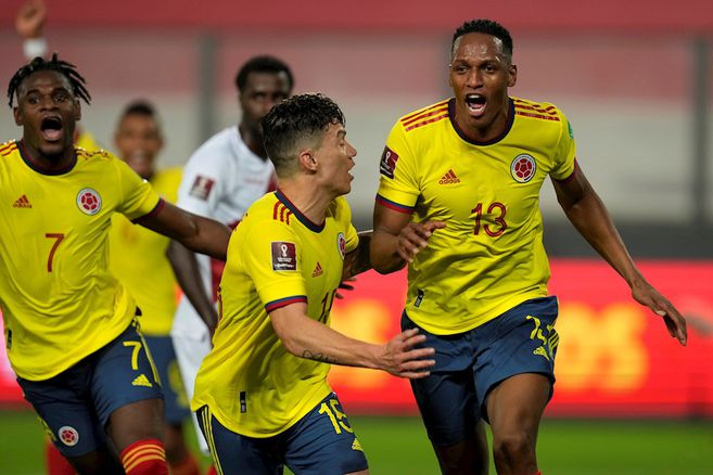 Colombia goleó 3-0 a Perú en el estreno de Reinaldo